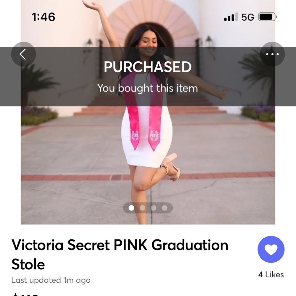 How cool is this to find a pink graduation stole and I’ll be graduation soon 😍